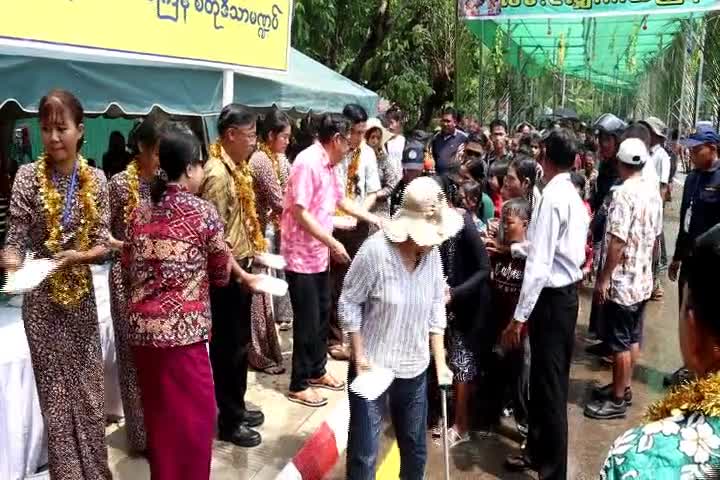 တနင်္သာရီတိုင်းဒေသကြီးဝန်ကြီးချုပ်ဦးမြတ်ကိုဒေသခံပြည်သူများပျော...