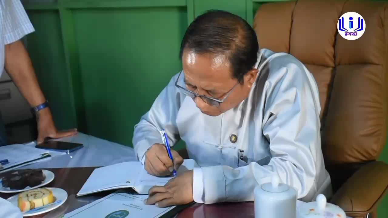 ကချင်ပြည်နယ်သံယဇာတရေးရာဝန်ကြီး မြစ်ကြီးနားမြို့ ဈေးများတွင် လျှပ...