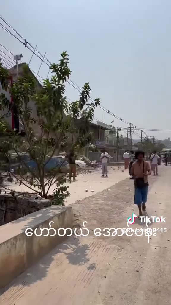 ငလျင်ကြောင့် ဟိုတယ်အောင်ပန်း ပြိုကျမှုမြင်ကွင်း