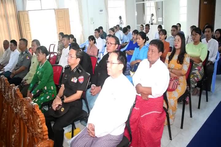 တနင်္သာရီတိုင်းဒေသကြီးဝန်ကြီး ချုပ်ဦးမြတ်ကို  Professional Youth Leadership Management သင်တ...