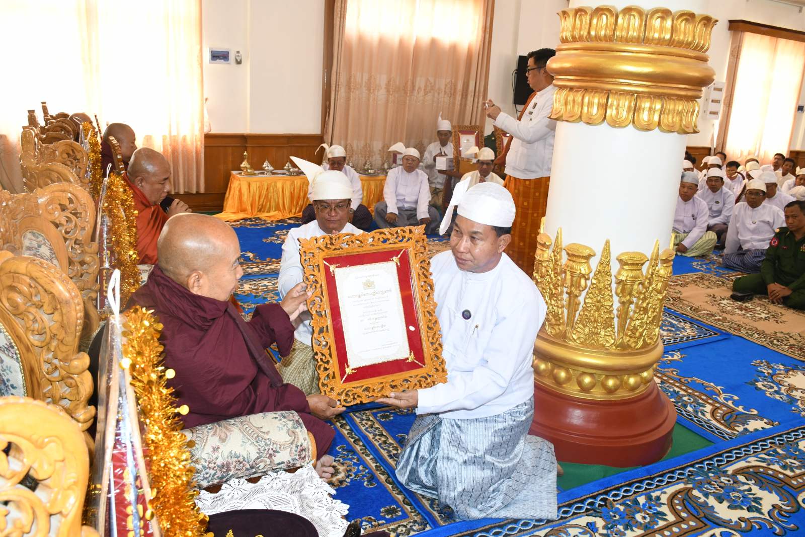 စစ်ကိုင်းမြို့တွင်သာသနာတော်ဆိုင်ရာဘွဲ့တံဆိပ်များဆပ်ကပ်