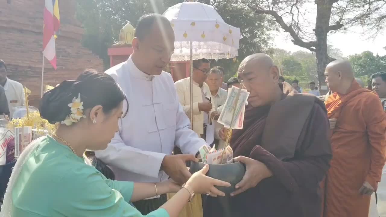 ညောင်ဦးမြို့ ပုဂံမြို့ဟောင်းရှိ ရွှေဆံတော်ဘုရား ဗုဒ္ဓပူဇနိယပွဲတေ...