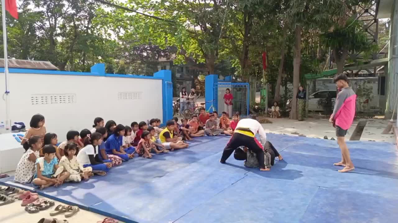 ပြန်ကြားရေးနှင့်ပြည်သူ့ဆက်ဆံရေးဦးစီးဌာန၊ လယ်ဝေးမြို့နယ်ရုံး၊ လူ...