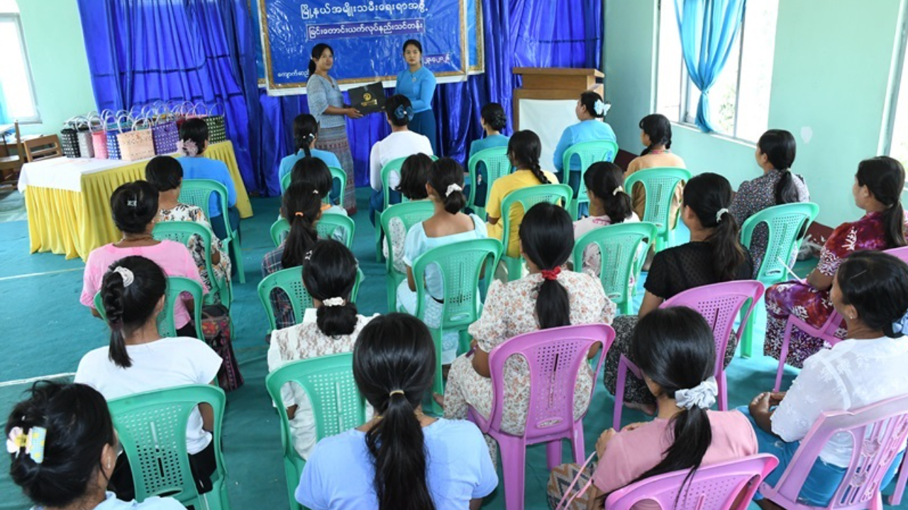 24.4.2026-5ကျောက်ဆည်မြို့၌ ပလတ်စတစ်ခြင်းတောင်းယက်လုပ်နည်း သင်တန်း