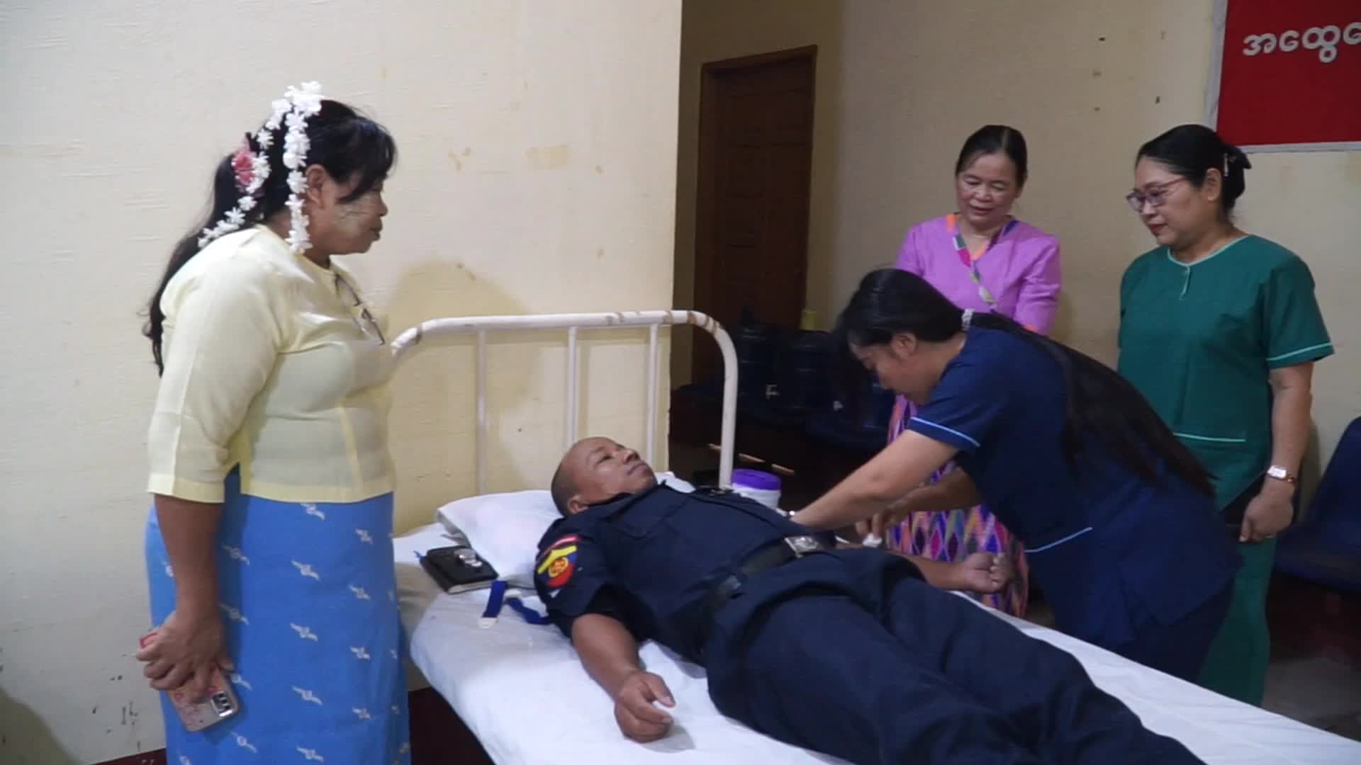 ပခုက္ကူမြို့၊ ပြည်သူ့ဆေးရုံကြီး၌ နှစ်(၈၀)ပြည့်မြန်မာနိုင်ငံမီးသတ်...