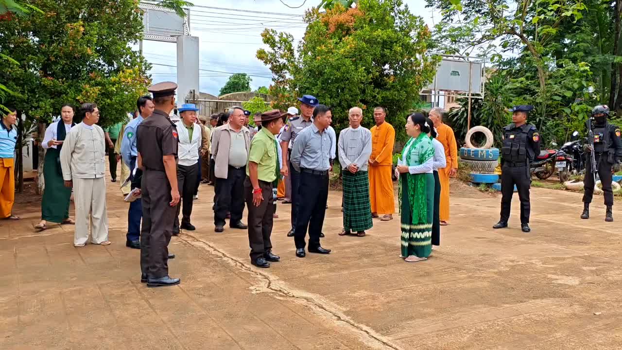 ရှမ်းပြည်နယ်ဝန်ကြီးချုပ် ဦးစိုင်းထိန်စိုးနှင့် ပြည်နယ်အစိုးရအဖွ...
