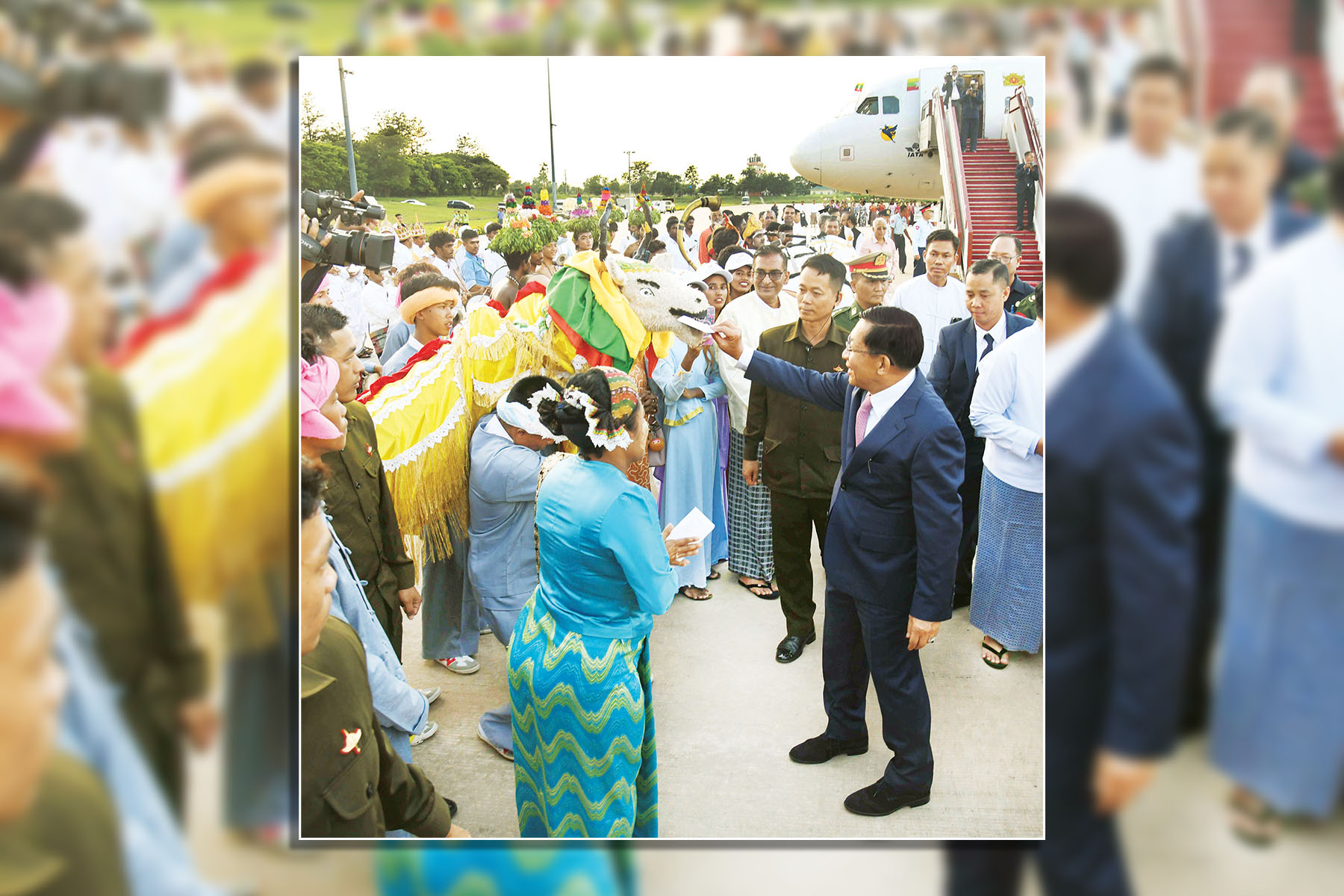 မြန်မာကိုယ်စားလှယ်အဖွဲ့အားသောင်းသောင်းဖြဖြ ကြိုဆိုဂုဏ်ပြုနှုတ်ဆ...