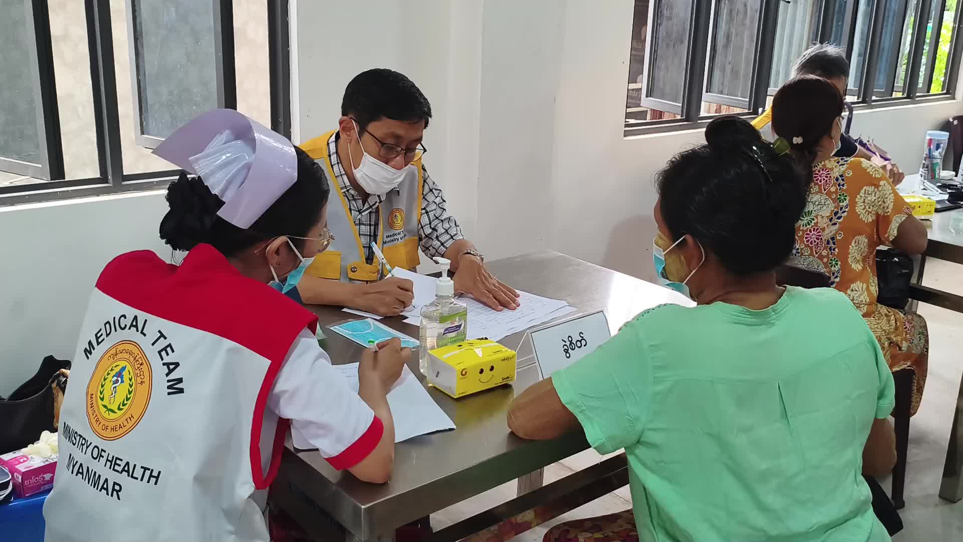 မြိတ်မြို့ရှိ  ပြည်သူများအား ပြည်သူ့ဆေးရုံကြီးမှ အထူးကုဆရာဝန်များ...