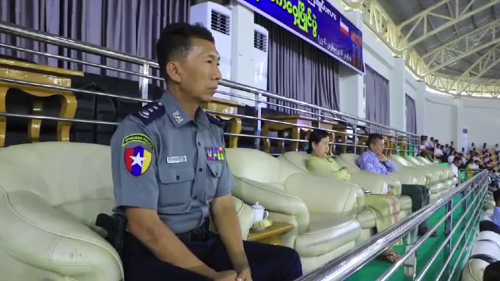 ကရင်ပြည်နယ်အစိုးရအဖွဲ့ပြည်နယ်၀န်ကြီးချုပ်ဖလားကလပ်ပေါင်းစုံရိုး...