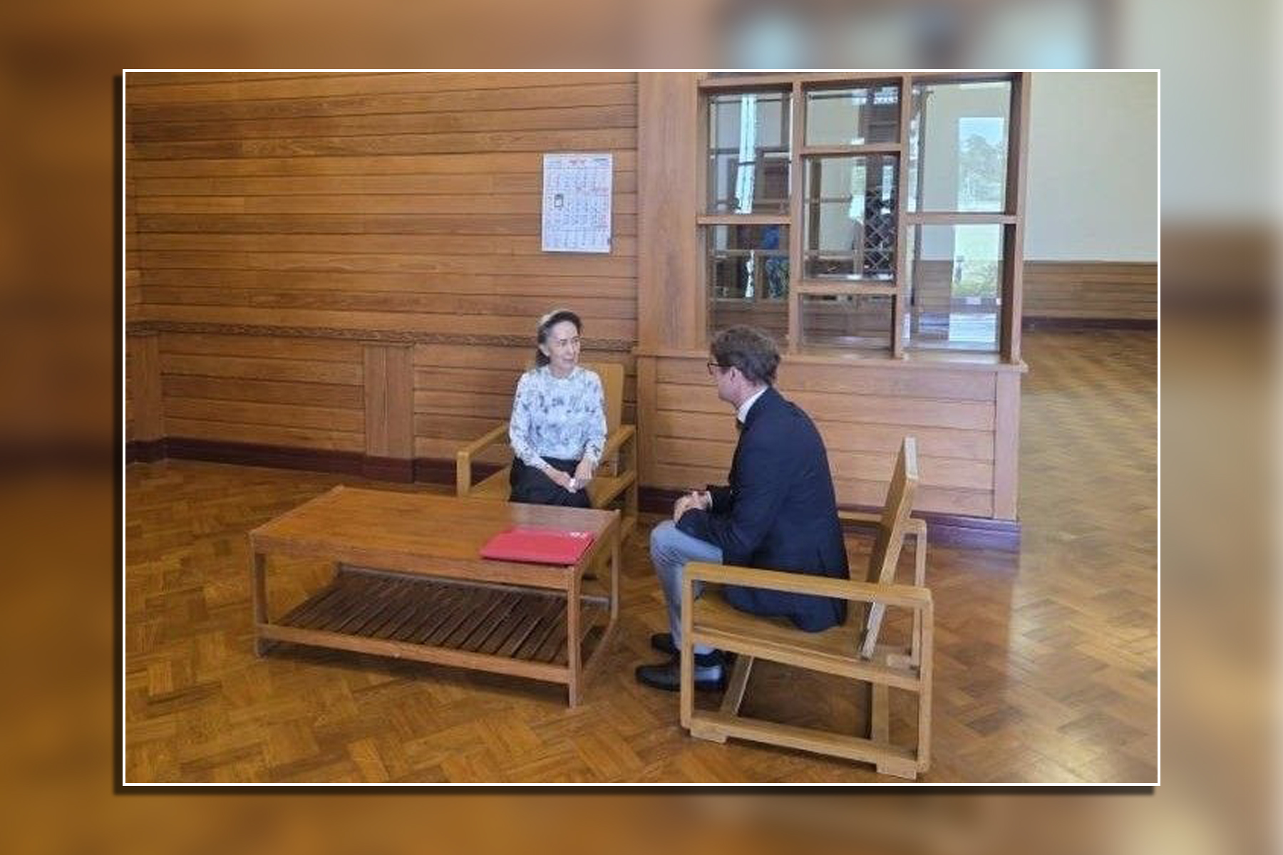 ဒေါ်အောင်ဆန်းစုကြည်ကို  (ICRC) မှ ဌာ‌နေကိုယ်စားလှယ်လာရောက်တွေ့ဆုံ