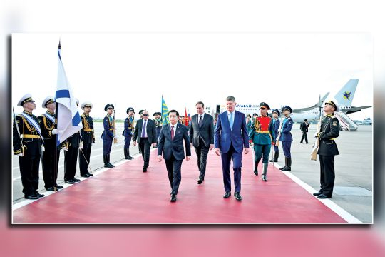 မော်စကိုမြို့ရှိ ဘနုကာဘာ အပြည်ပြည်ဆိုင်ရာလေဆိပ်သို့ ရောက်ရှိ
