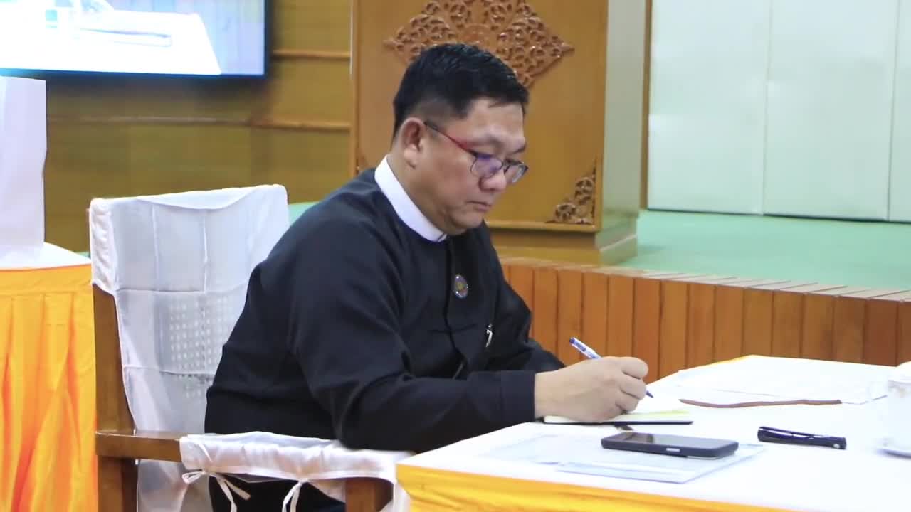 ပြည်သူ့လွှတ်တော်ဒုတိယဥက္ကဌ၊ မြန်မာနိုင်ငံလွှတ်တော်အဖွဲ့ အဖွဲ့ဝင...