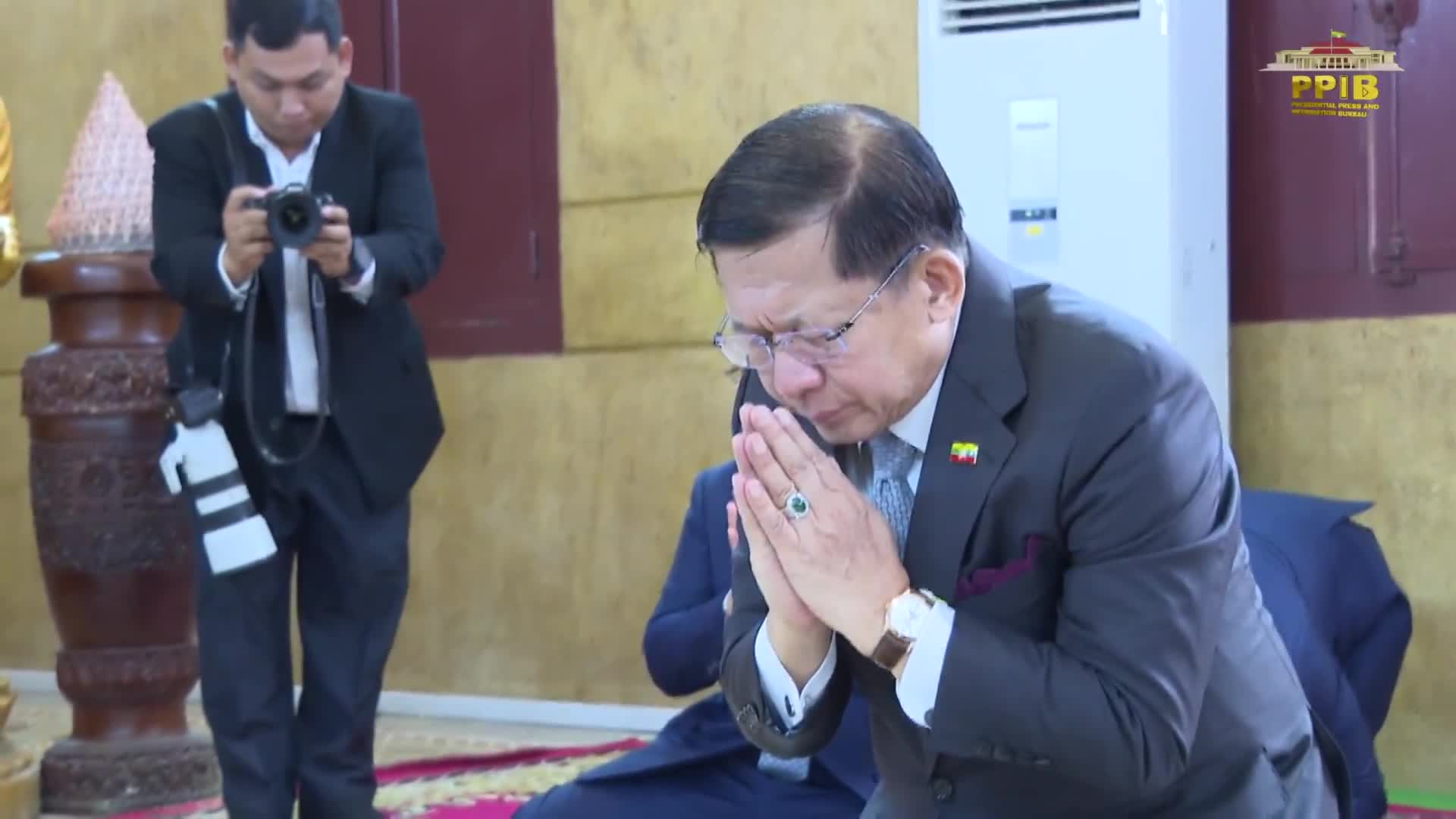 ပြည်ထောင်စုသမ္မတ မြန်မာနိုင်ငံတော်၊ နိုင်ငံတော်သမ္မတ ဦးမင်းအောင်...