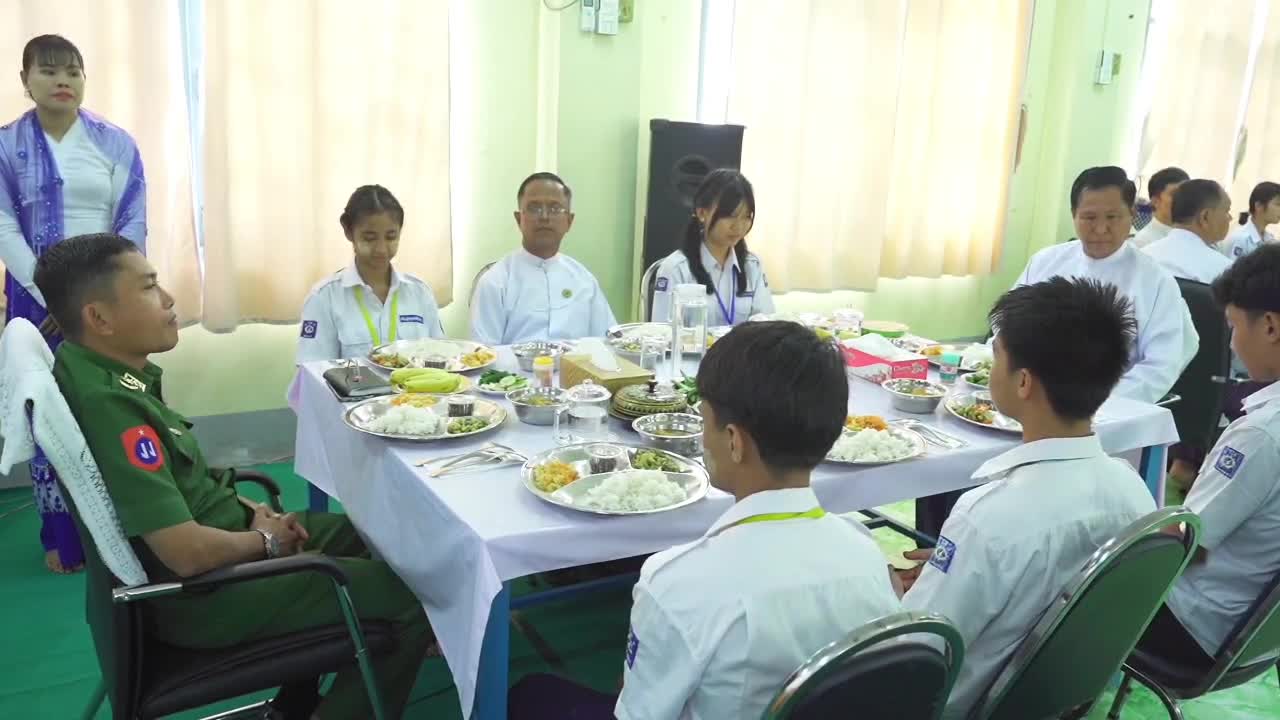 အစိုးရနည်းပညာအထက်တန်းကျောင်း(ဘားအံ)တွင်အထူးနေ့လယ်စာစားပွဲကျင်းပ