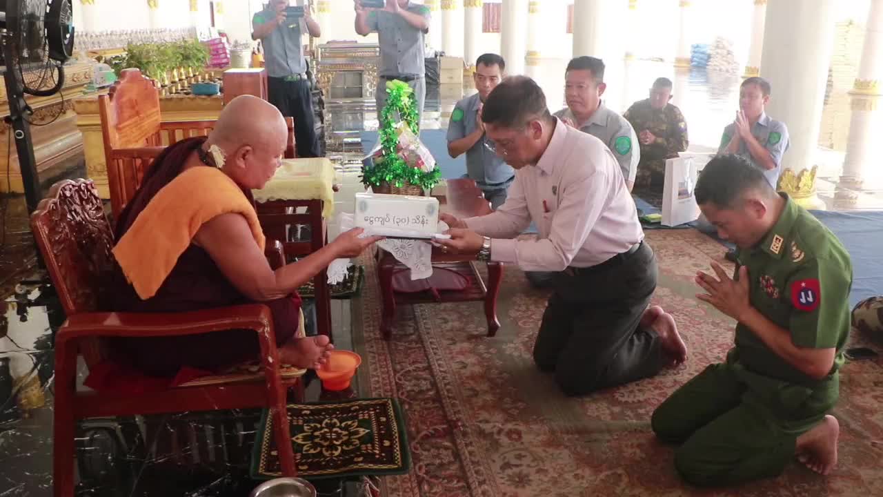 ကရင်ပြည်နယ်လုံခြုံရေးနှင့်နယ်စပ်ရေးရာဝန်ကြီးအမျိုးသမီးအိမ်တွင်...